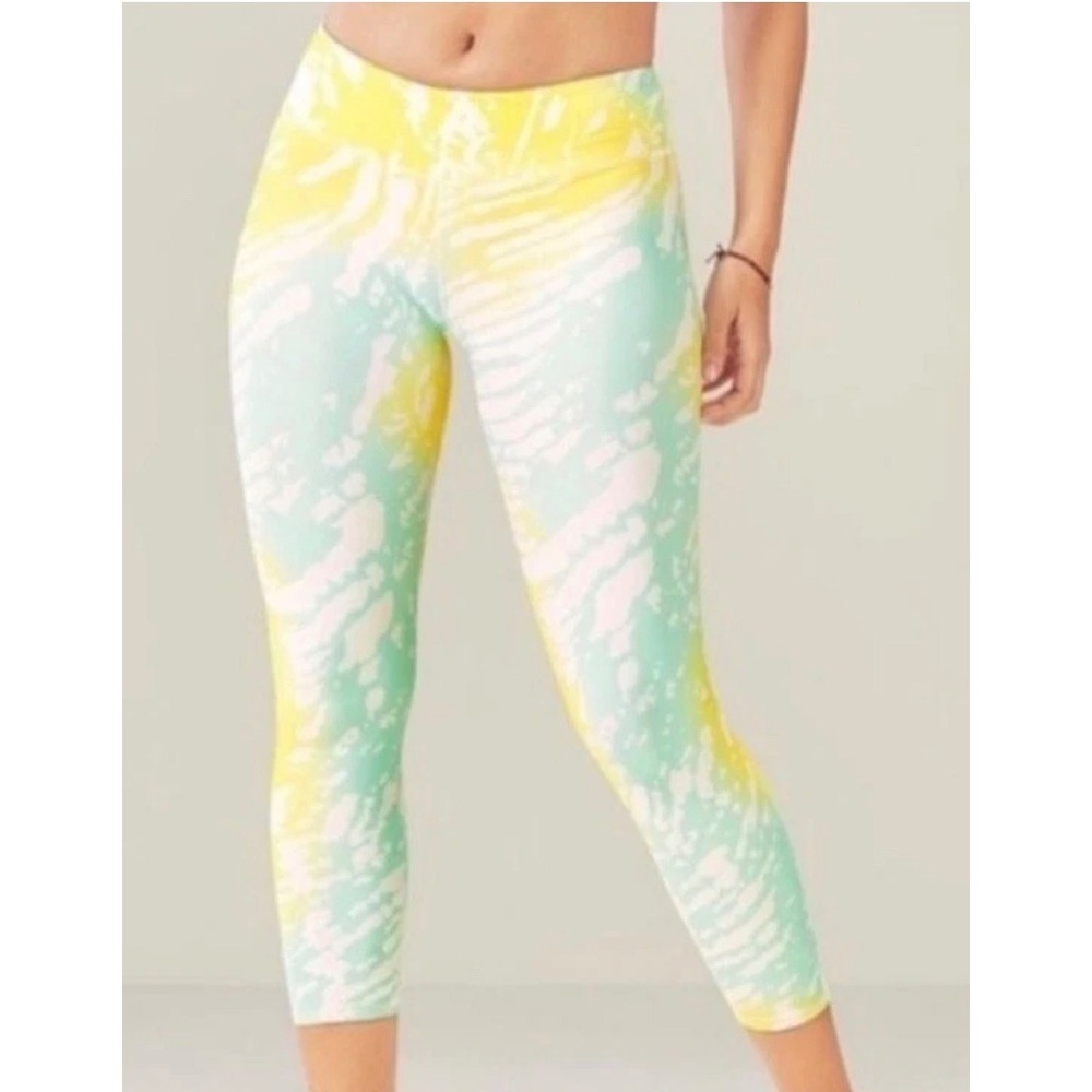 Fabletics Womens Yellow Mint Green Marble Tie Dye Crop Leggings Medium CS1826107